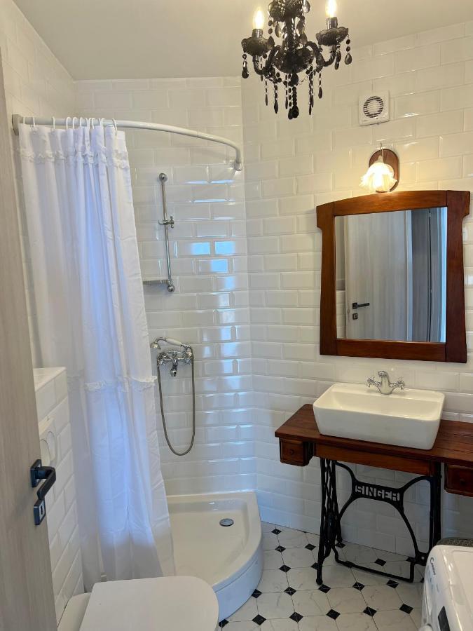 Nave Apartment *