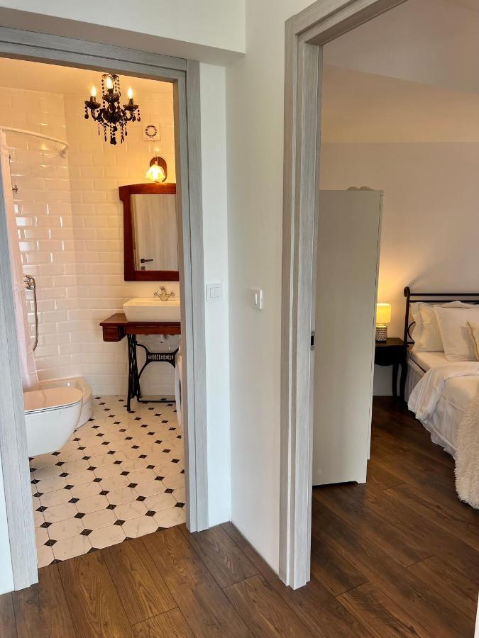 Apartment Nave Icici